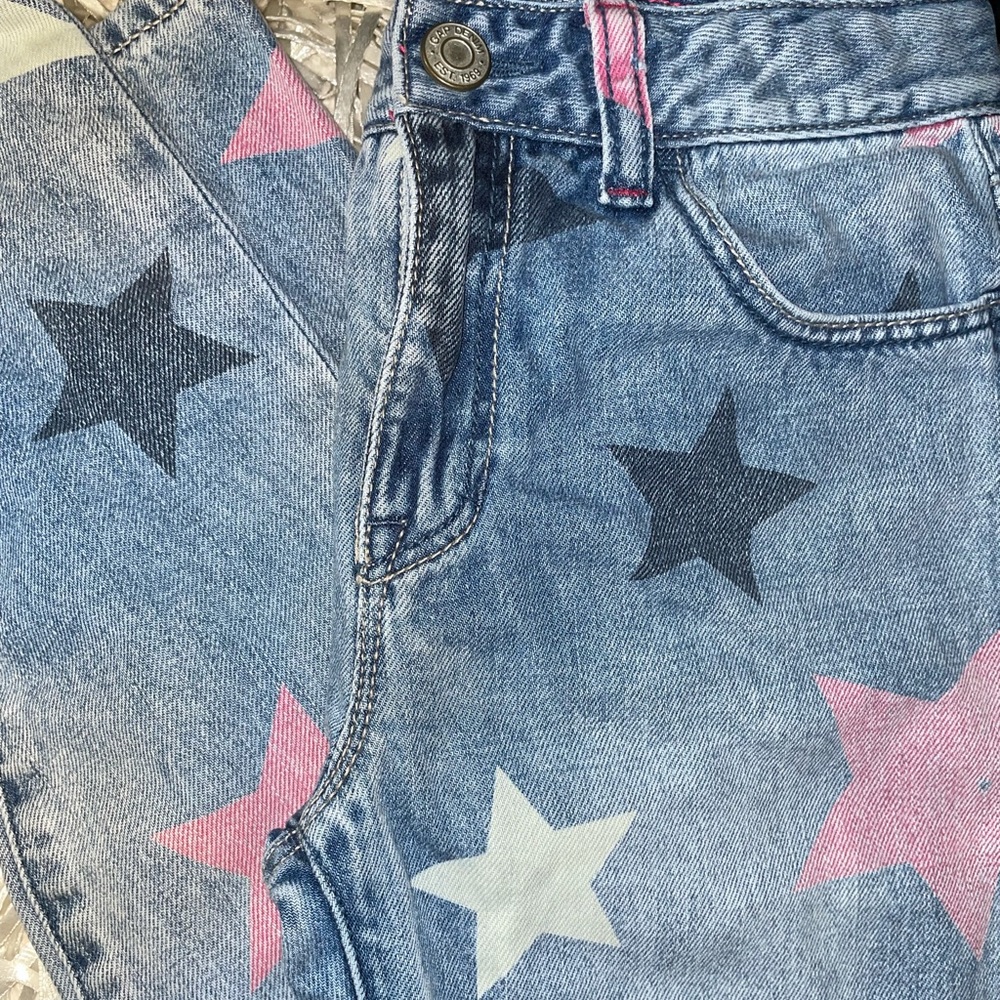 Gently used girls GAP girlfriend jeans size 8.